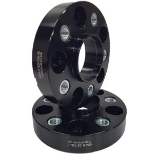 NBA disku starplika 30 mm 5x120, ar vītņotiem caurumiem, melna