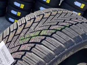 ZMAX Winterhawke I 245/35 R20 95V