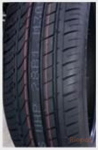 Charmhoo Ecoplus UHP 215/45 R18 93W