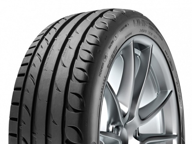 215/45R18 Taurus (Kormoran) Ultra High Performance